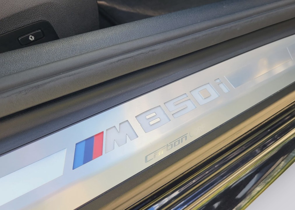BMW Seria 8 M850i ​​xDrive - foto 31
