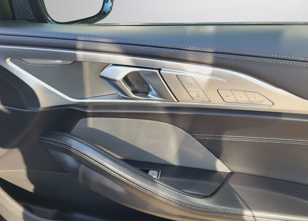 BMW Seria 8 M850i ​​xDrive - foto 29