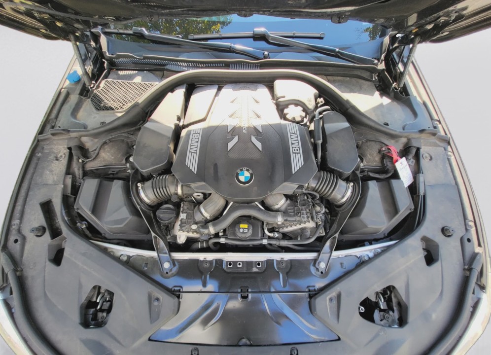 BMW Seria 8 M850i ​​xDrive - foto 38