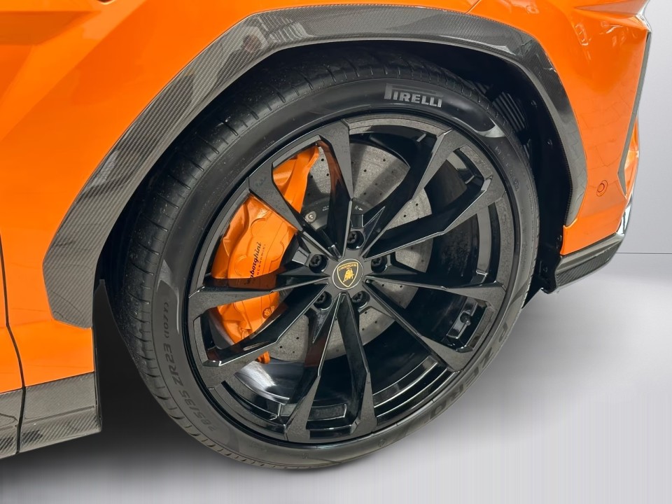 Lamborghini URUS - foto 32