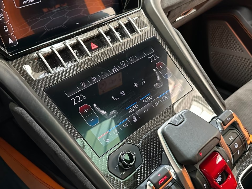 Lamborghini URUS - foto 10