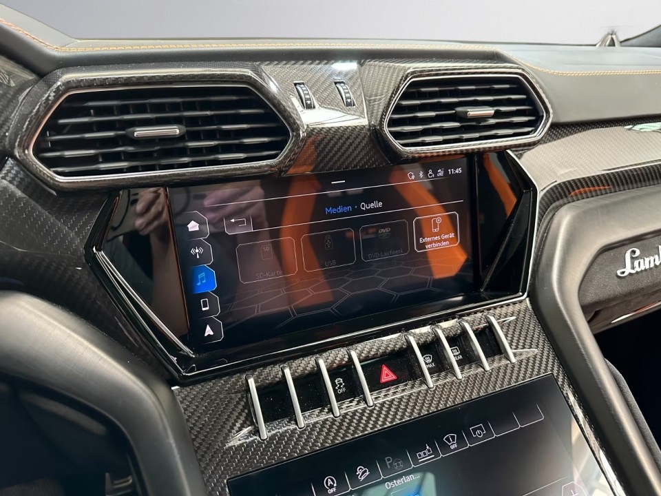 Lamborghini URUS - foto 13