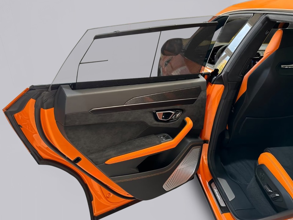 Lamborghini URUS - foto 25
