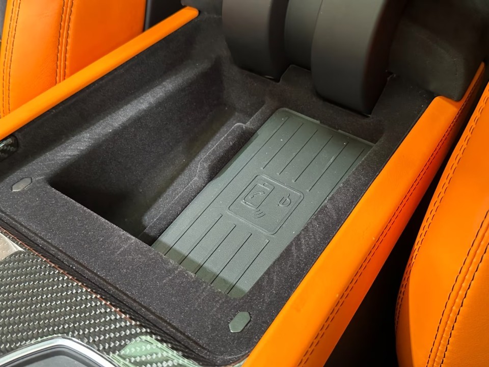 Lamborghini URUS - foto 19