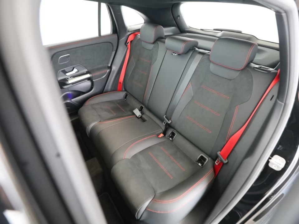 Mercedes-Benz GLA 35 AMG 4MATIC - foto 14