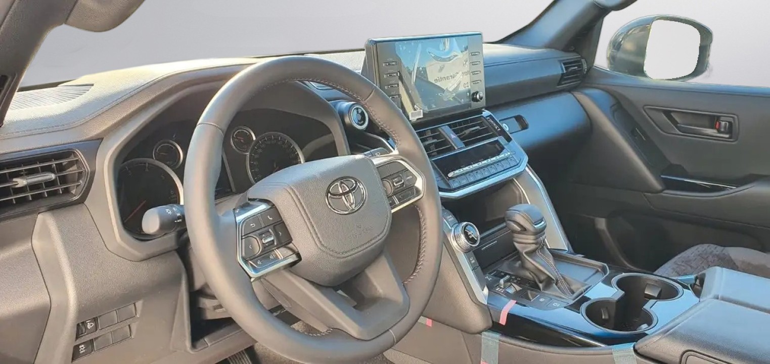 Toyota Land Cruiser 300 - foto 9