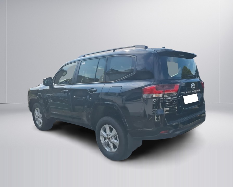 Toyota Land Cruiser 300 (4)