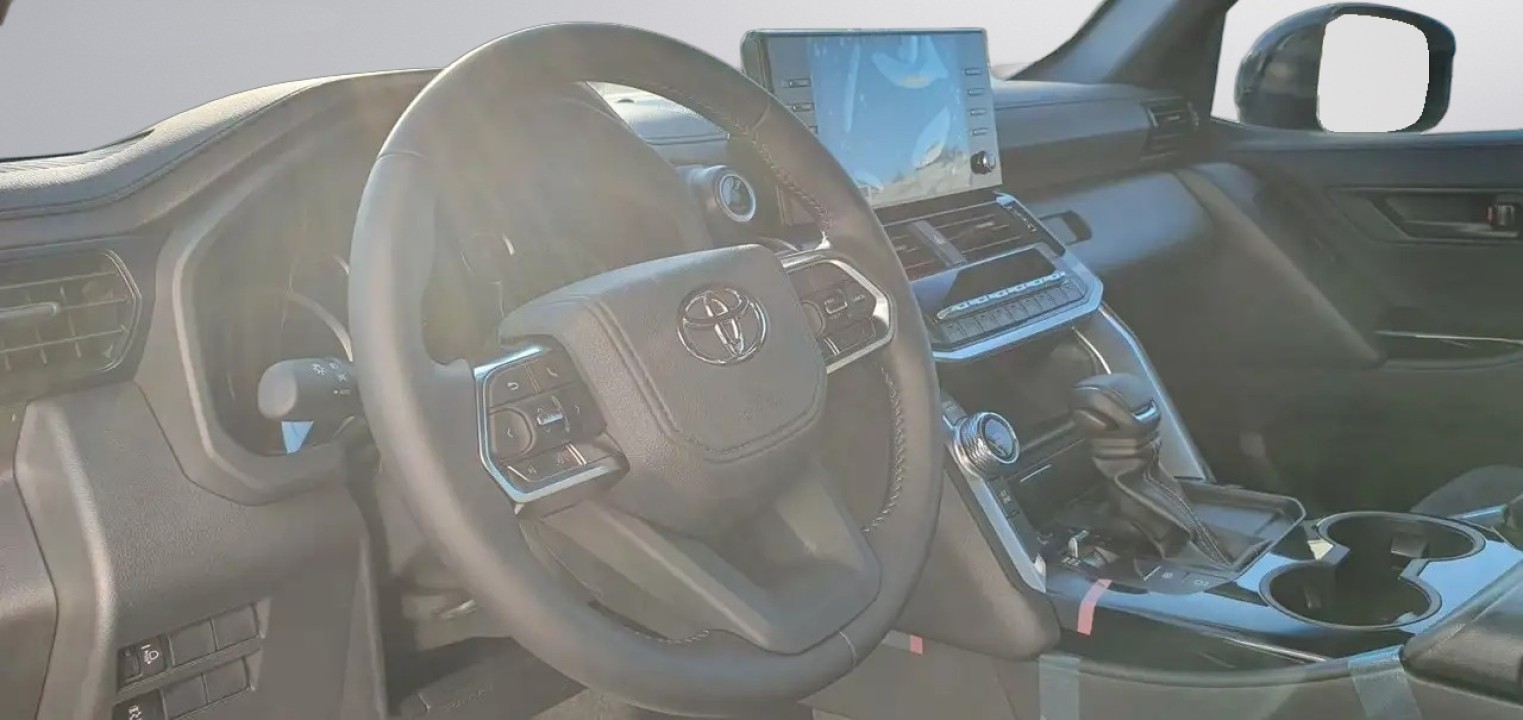 Toyota Land Cruiser 300 - foto 8
