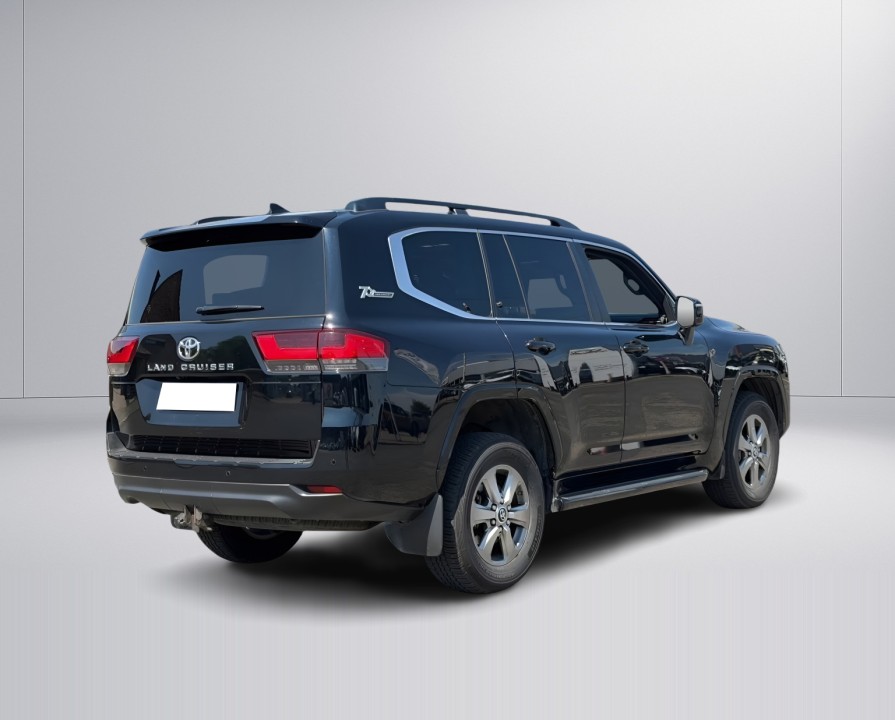 Toyota Land Cruiser 300 70th Anniversary (3)