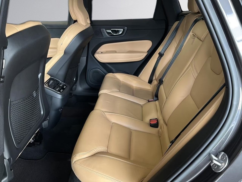 Volvo XC 60 Ultimate Bright - foto 11