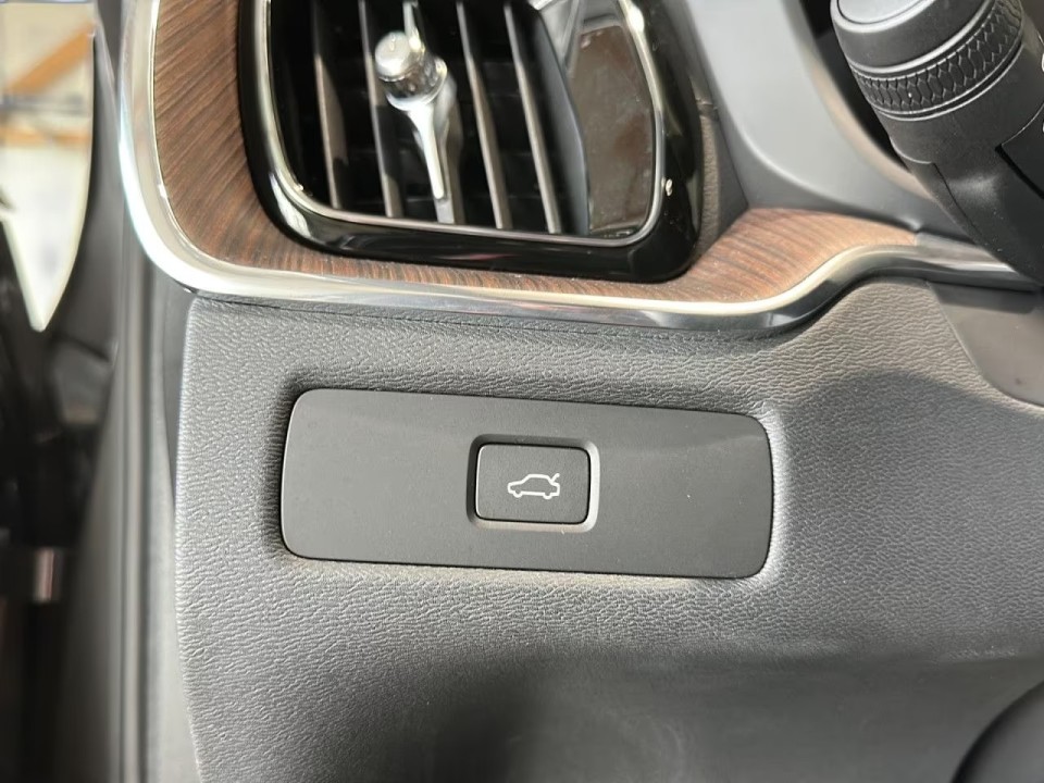 Volvo XC 60 Ultimate Bright - foto 15
