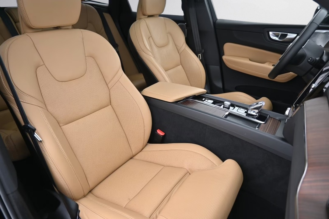 Volvo XC 60 Volvo XC60 B4 D AWD Ultimate - foto 13