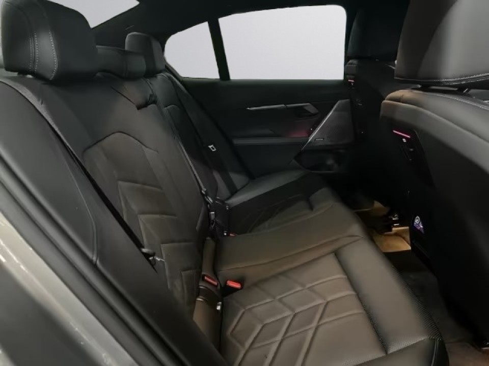BMW Seria 5 520i M-Sport - foto 13