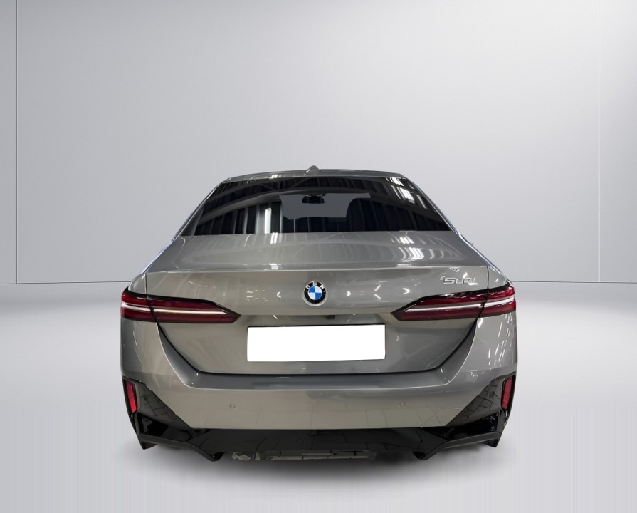 BMW Seria 5 520i M-Sport (4)