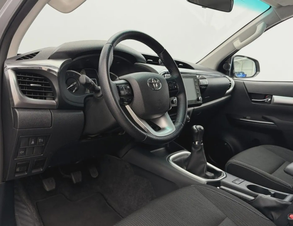 Toyota Hilux - foto 6