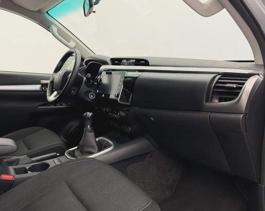 Toyota Hilux - foto 9