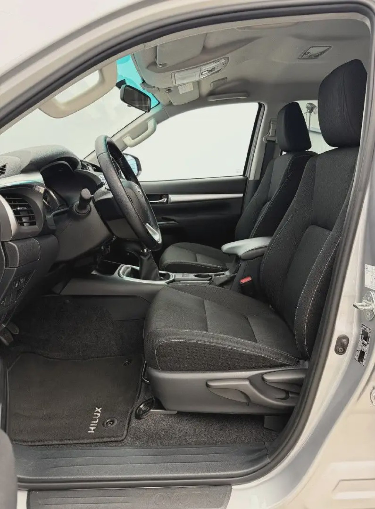Toyota Hilux - foto 7