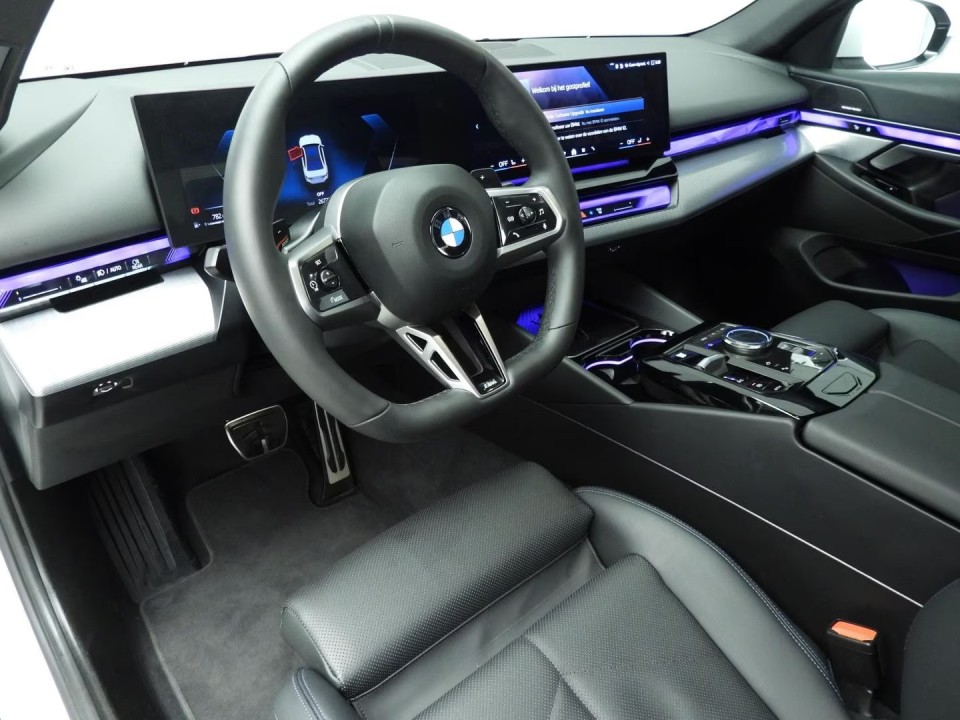 BMW Seria 5 520i M-Sport - foto 7