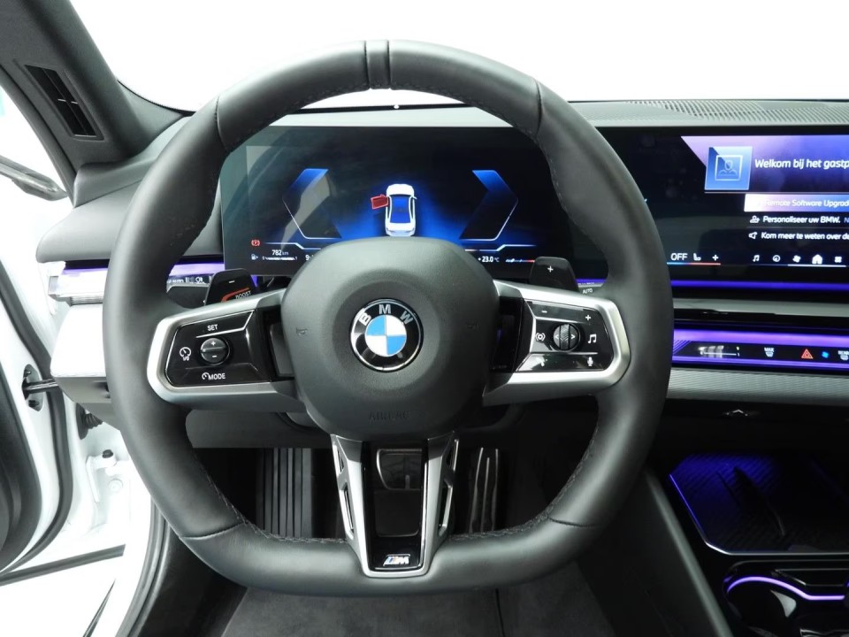 BMW Seria 5 520i M-Sport - foto 9