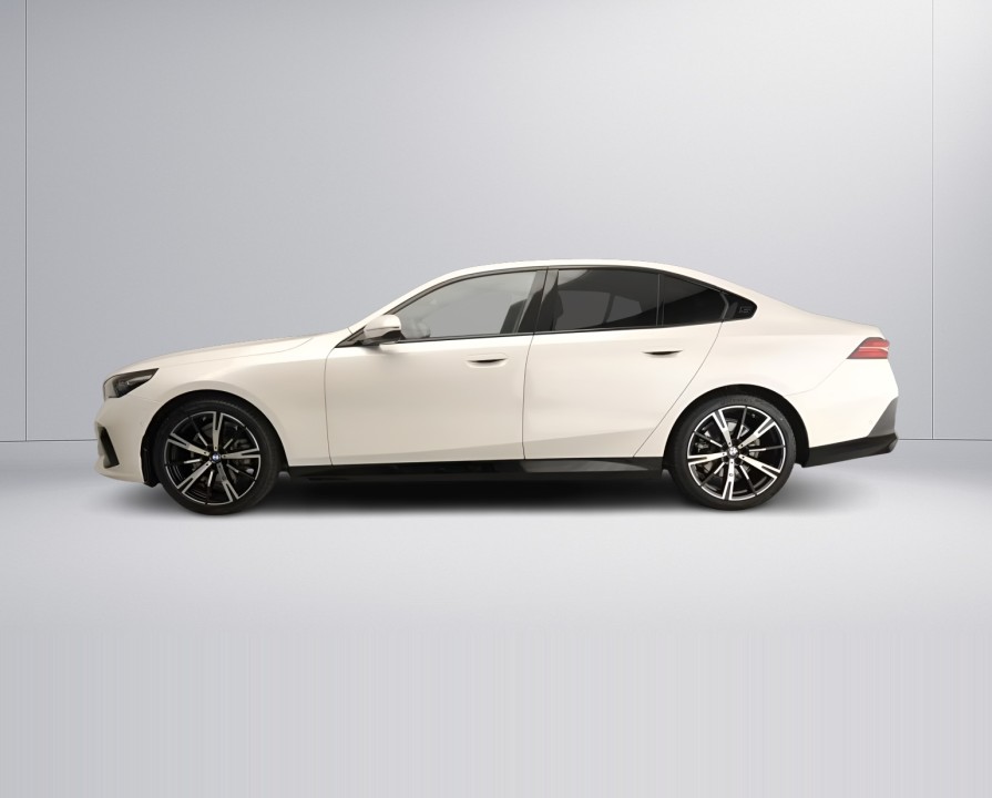 BMW Seria 5 520i M-Sport (5)