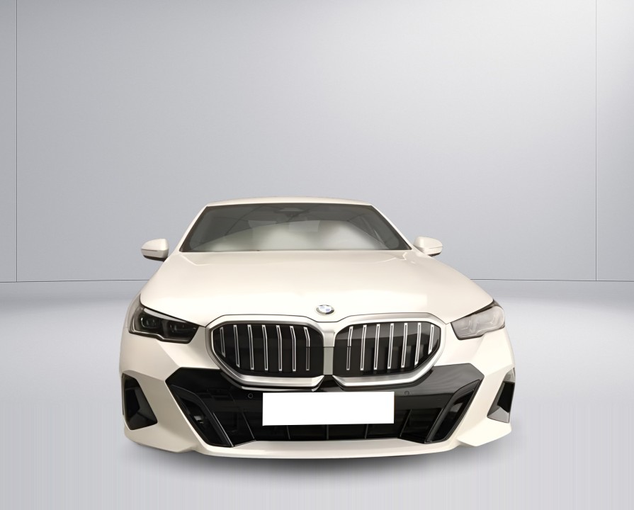 BMW Seria 5 520i M-Sport (2)