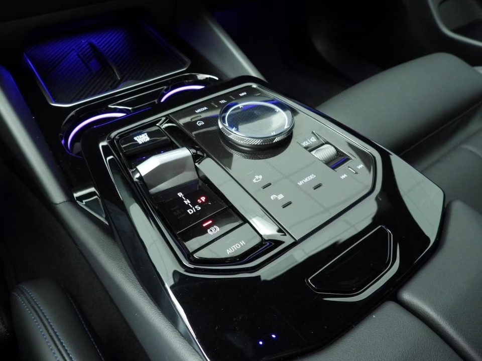 BMW Seria 5 520i M-Sport - foto 13