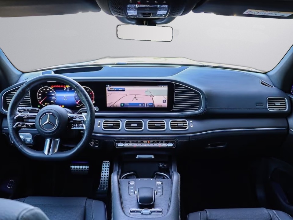 Mercedes-Benz GLS 450 4MATIC AMG - foto 13