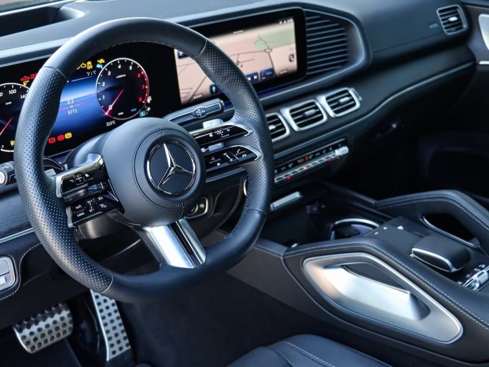Mercedes-Benz GLS 450 4MATIC AMG - foto 14