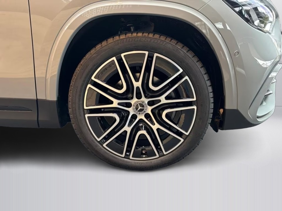 Mercedes-Benz GLA 220d 4MATIC AMG - foto 18