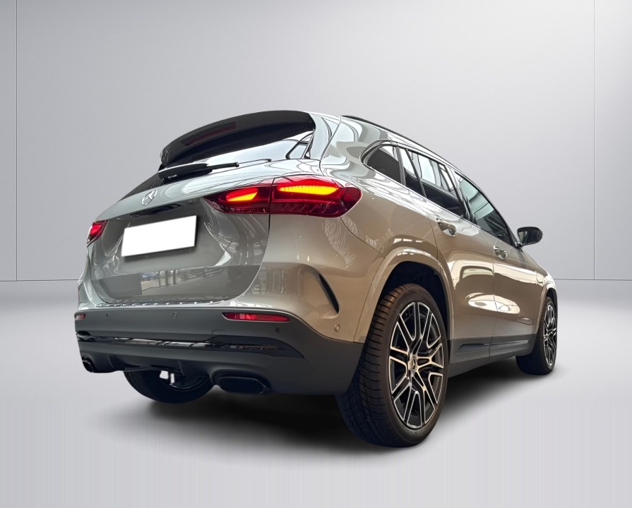 Mercedes-Benz GLA 220d 4MATIC AMG (3)