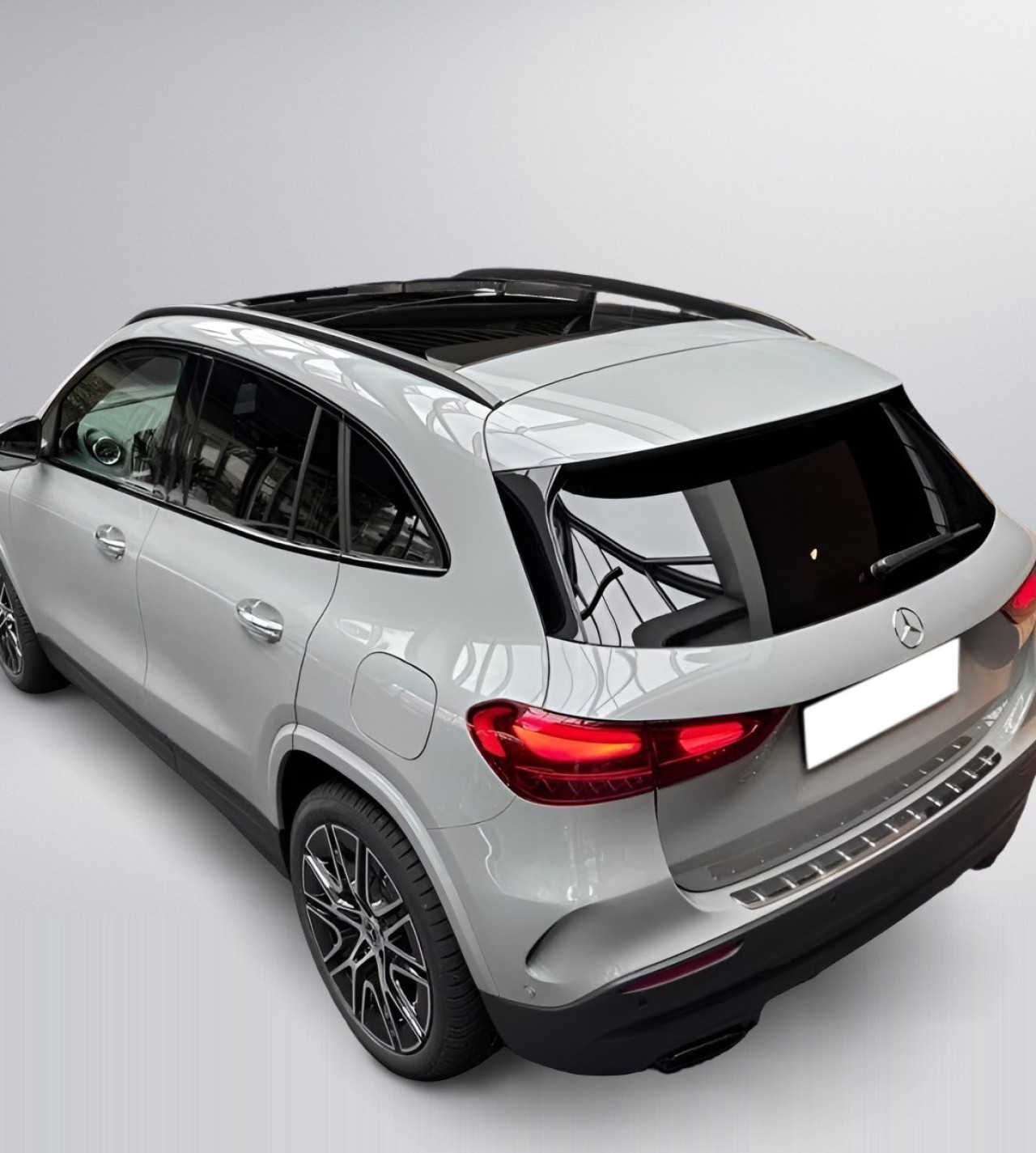 Mercedes-Benz GLA 220d 4MATIC AMG (4)