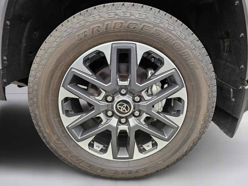 Toyota Tundra Limited V6 - foto 31