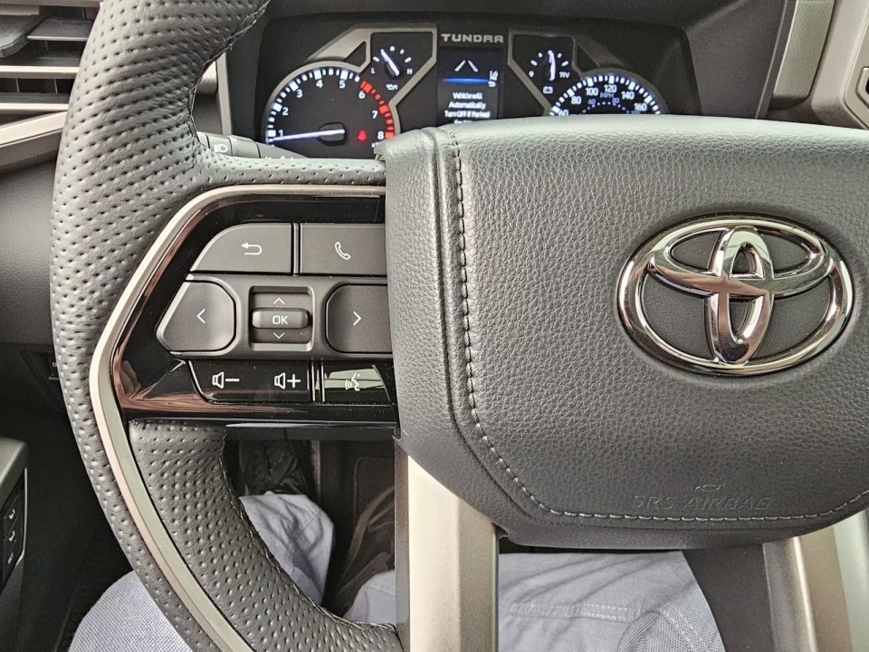 Toyota Tundra Limited V6 - foto 14