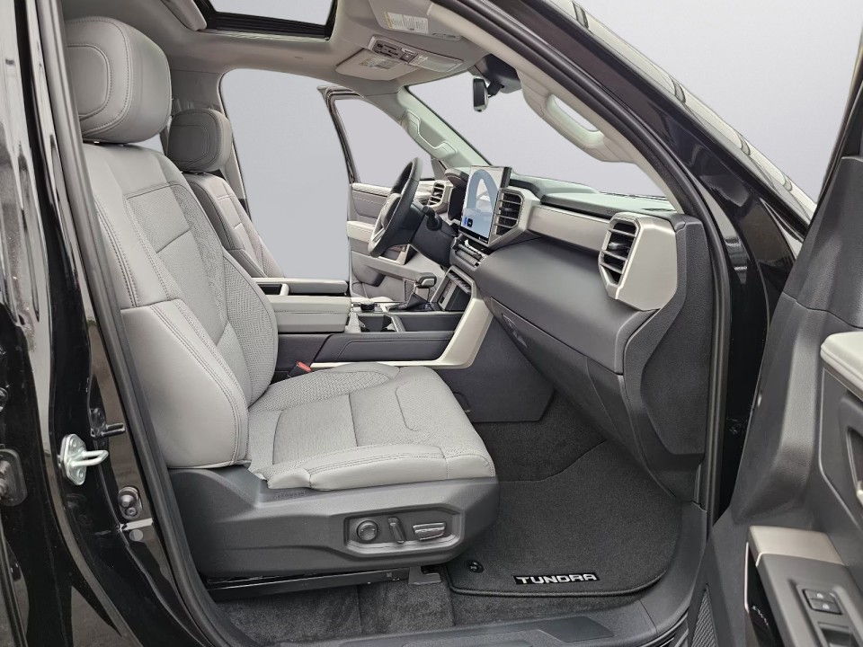 Toyota Tundra Limited V6 - foto 13