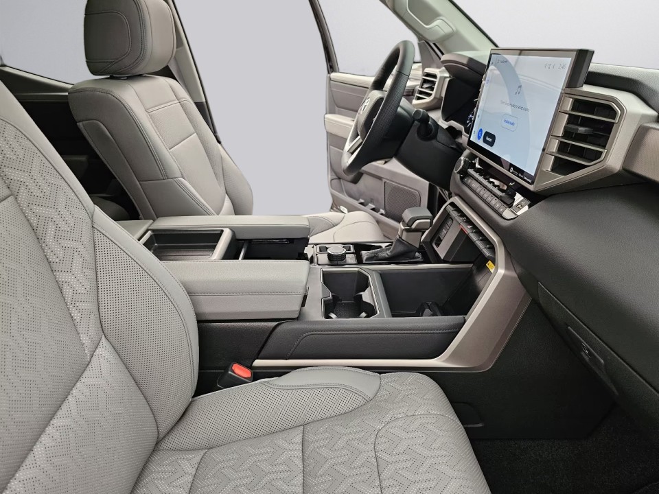 Toyota Tundra Limited V6 - foto 12
