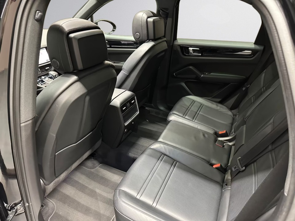 Porsche Cayenne - foto 18