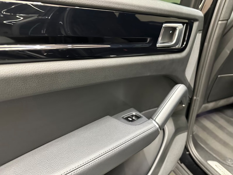 Porsche Cayenne - foto 21