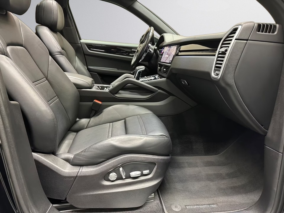 Porsche Cayenne - foto 11