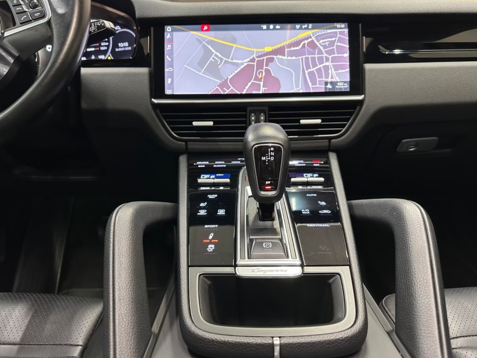 Porsche Cayenne - foto 12
