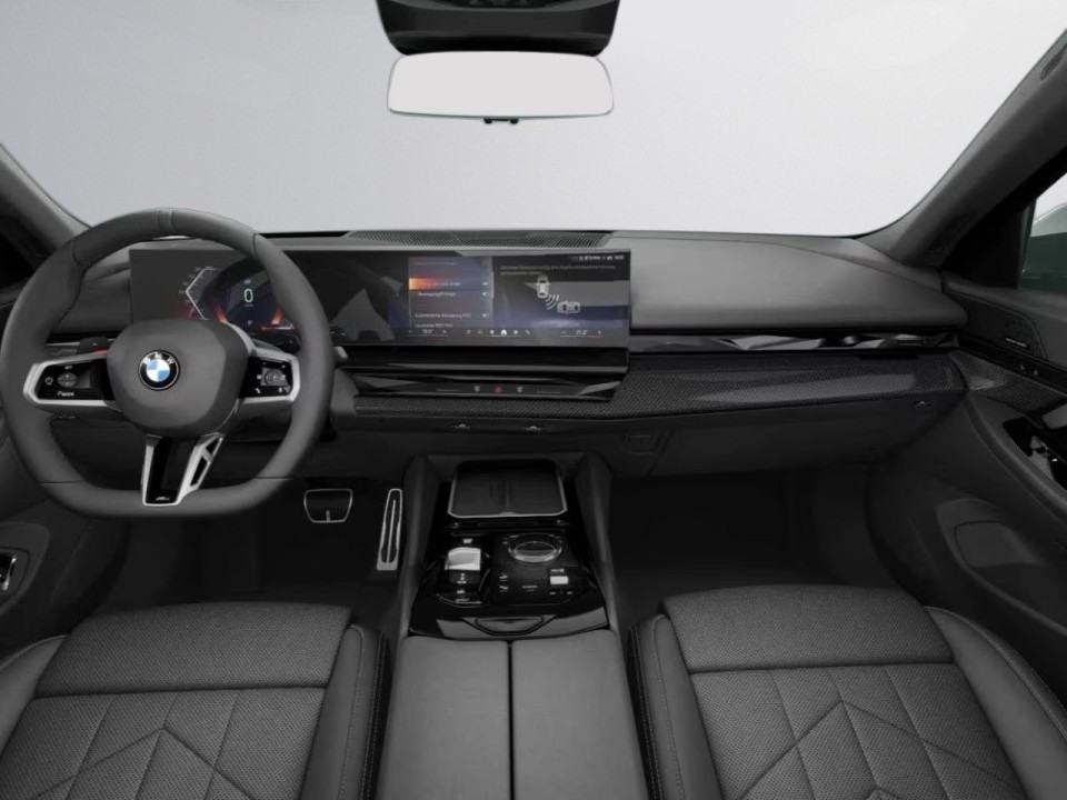 BMW Seria 5 520i M-Sport (3)