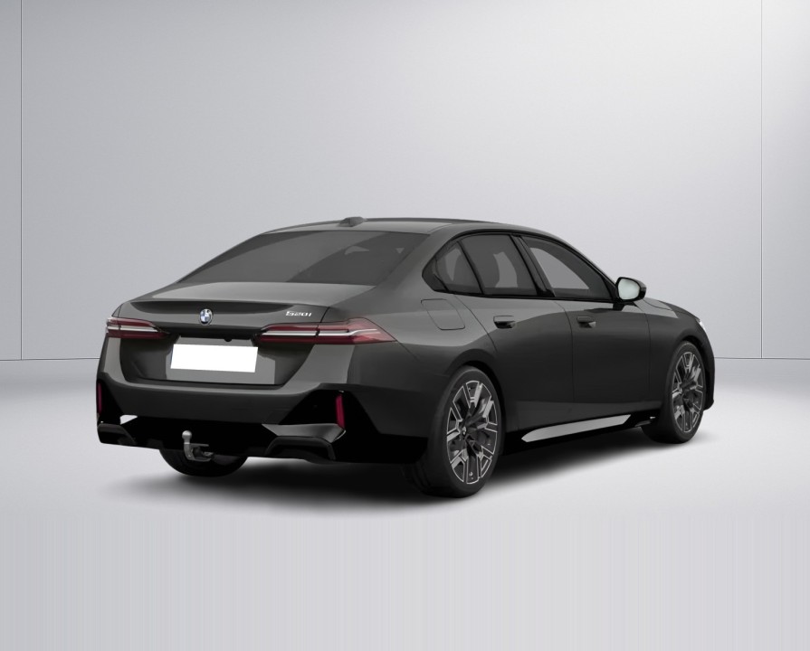 BMW Seria 5 520i M-Sport (2)