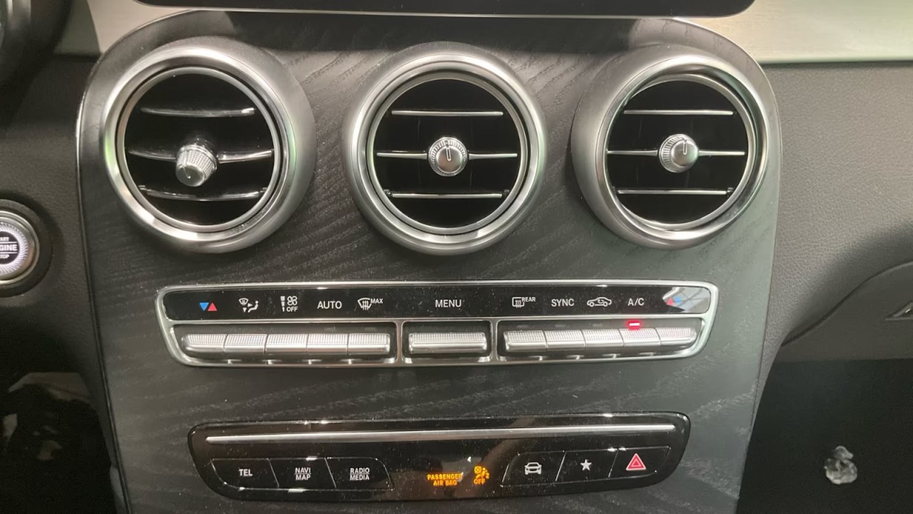 Mercedes-Benz GLC Coupé 300d 4MATIC AMG Line - foto 9