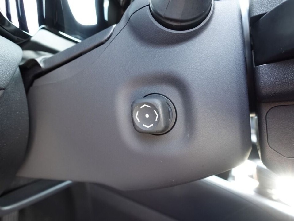 Lexus Seria RX 450h+ - foto 17