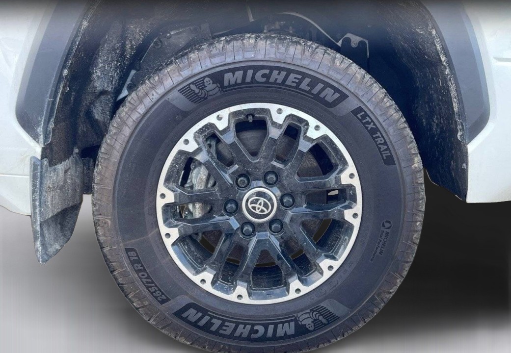 Toyota Tundra TRD - foto 19