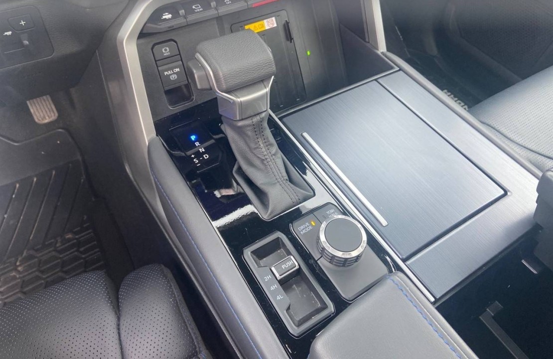 Toyota Tundra - foto 13