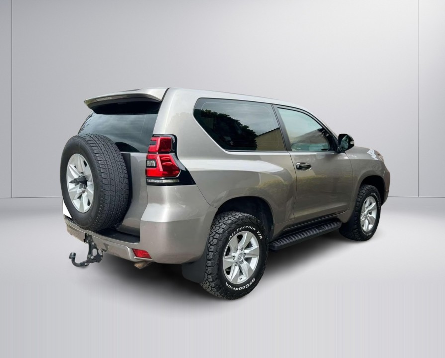Toyota Land Cruiser 2.8D (2)