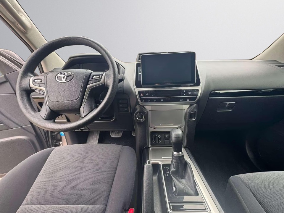 Toyota Land Cruiser 2.8D - foto 7