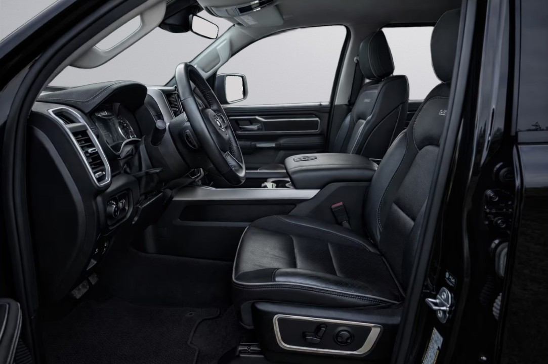 Dodge RAM 1500 Laramie - foto 10