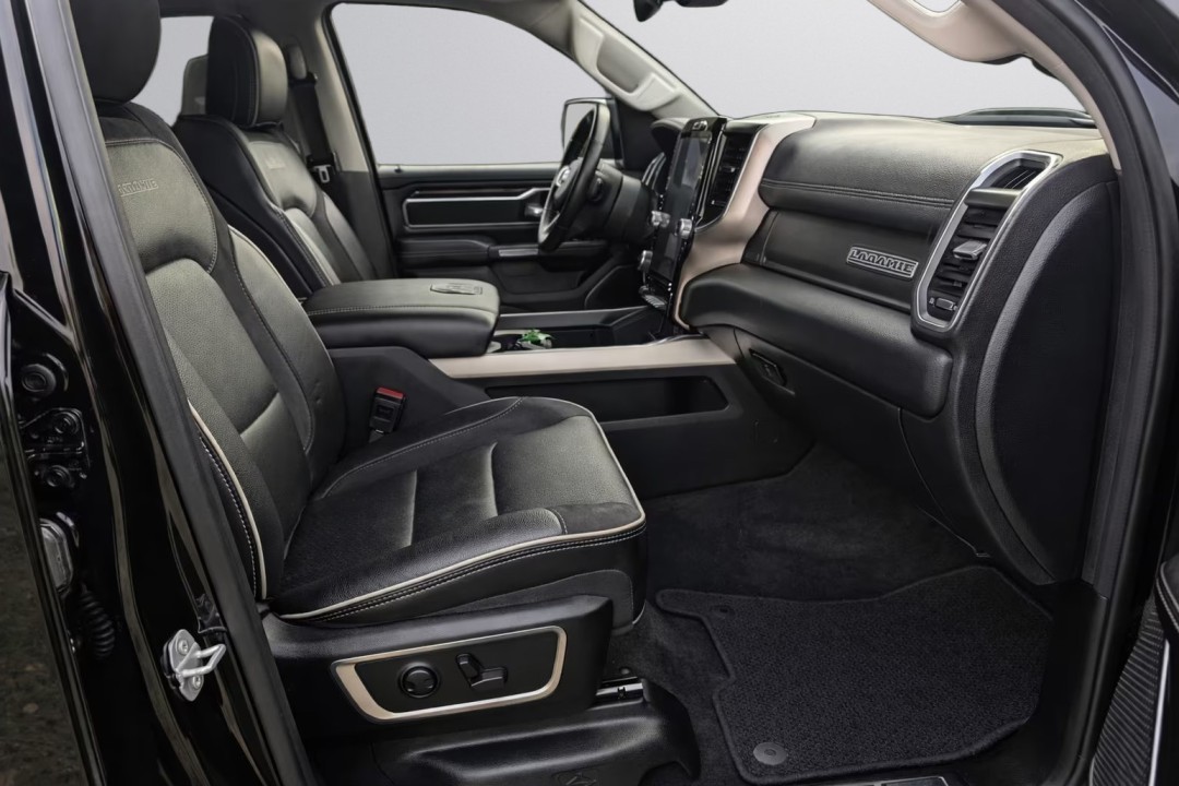 Dodge RAM 1500 Laramie - foto 16