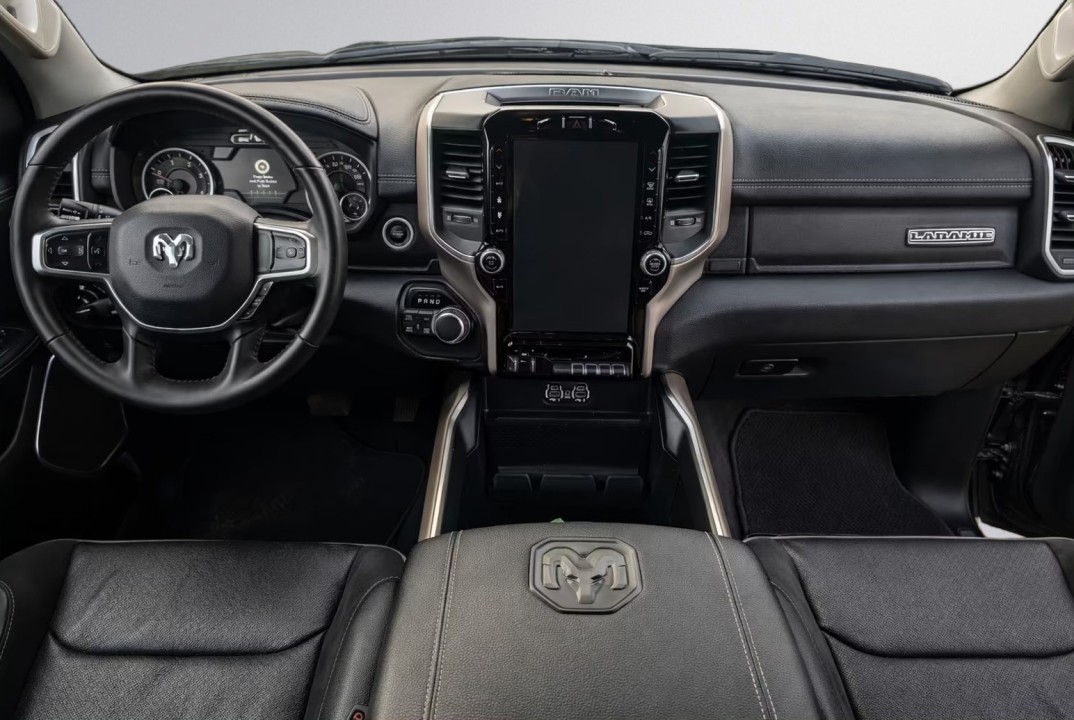 Dodge RAM 1500 Laramie - foto 18